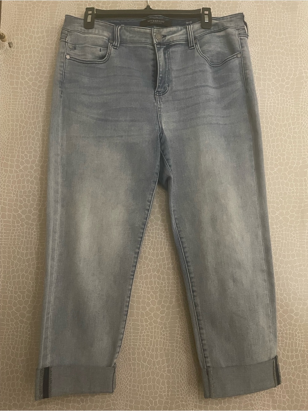 Liverpool Charlie Cropped Light Blue Ankle Jeans